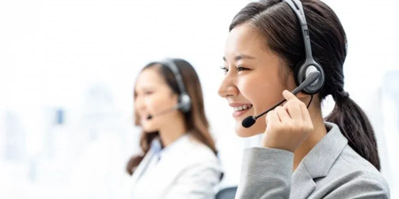 Kết nối trực tuyến qua trang web và nền tảng mạng xã hội
